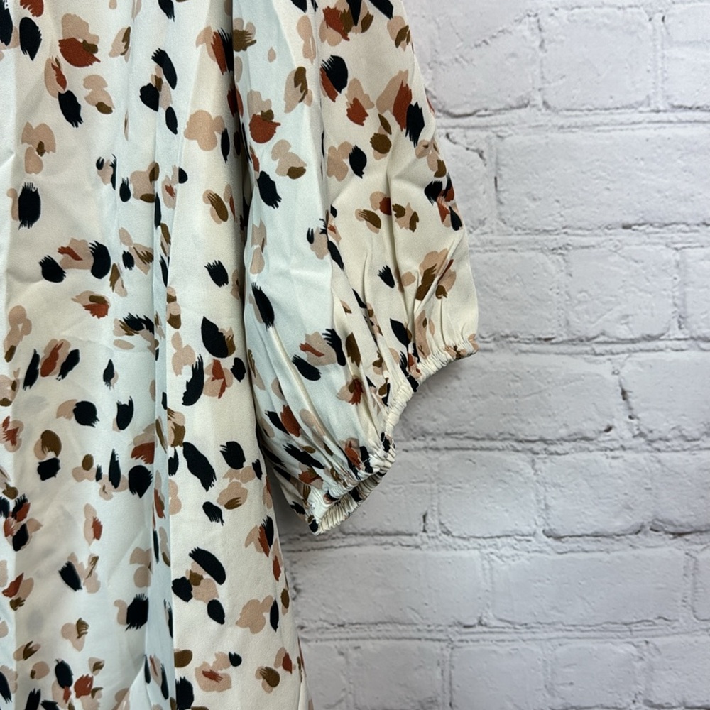BloomChic Cream and Black Printed Balloon Sleeve V Neck Top Size Large - Picture 5 of 7